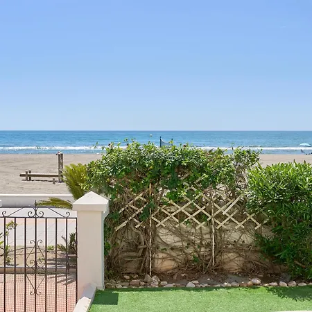 Frontline Vacation A86 3 Apartment