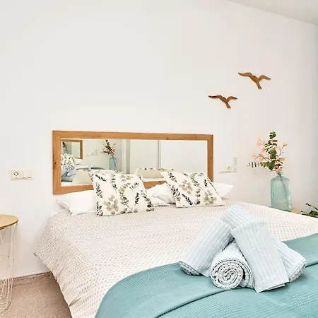 Frontline Vacation A86 3 Apartment